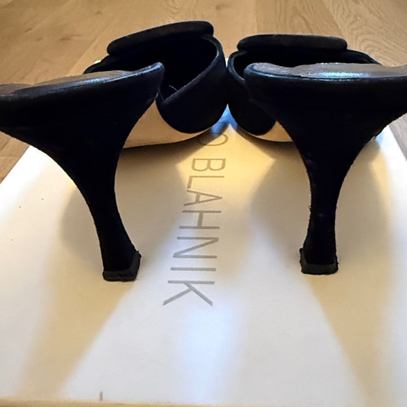 Manolo Blahnik Black Suede Heels - Picture 7 of 8